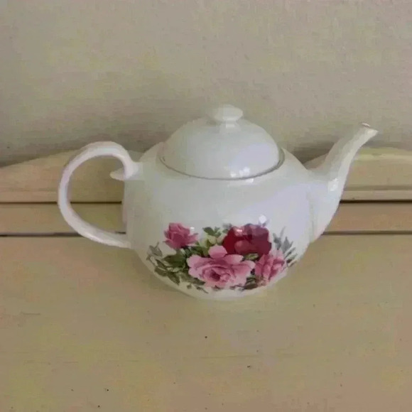 royale stratford floral small tea pot - Picture 2 of 7